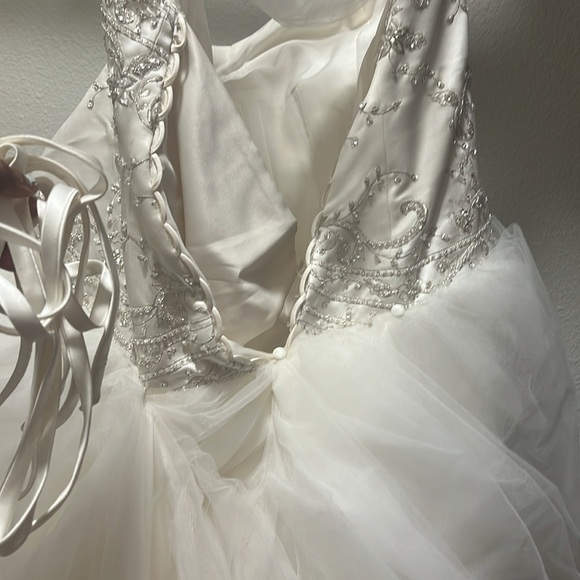 Princess Wedding Dress with Corset backing - Picture 8 of 17